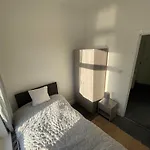Spacious 4-Bedroom House In Manchester